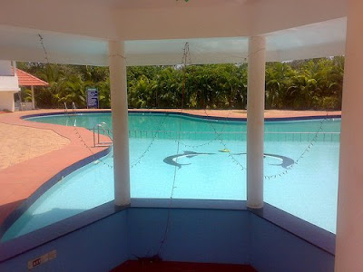 swimming pool swimming pool