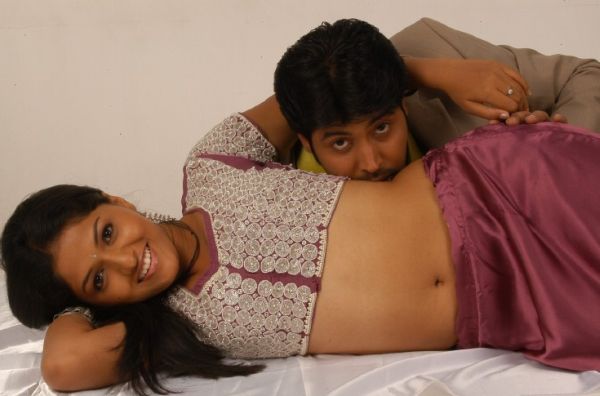 Navel+Kiss+Stories Actress Sunaina Hot Navel Kiss and Cleavage Show | World Actress Model ...