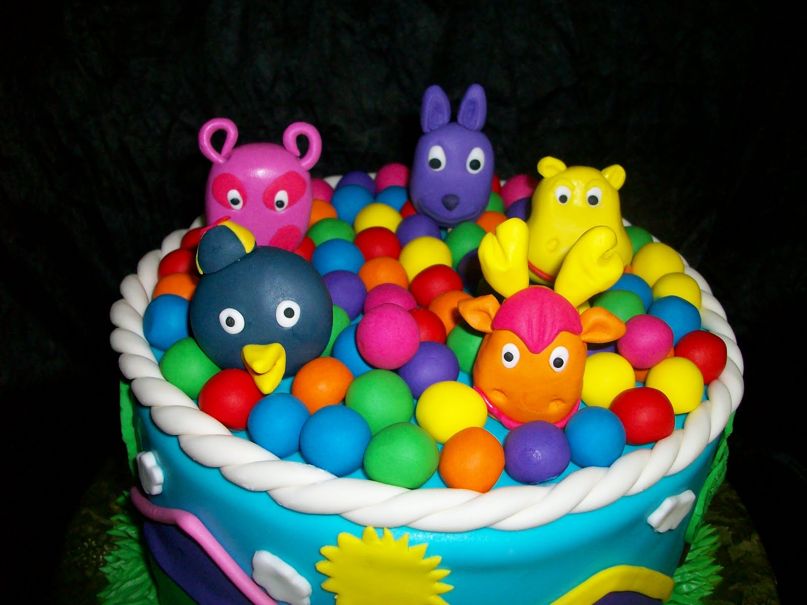 BACKYARDIGANS BIRTHDAY CAKE