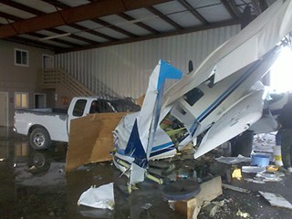 hanger_crash040410_02.JPG