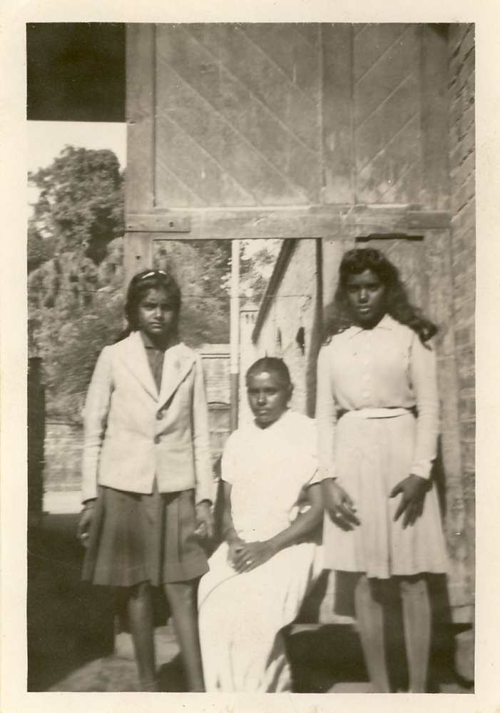 [rosie,agnes,elizabeth.JPG]