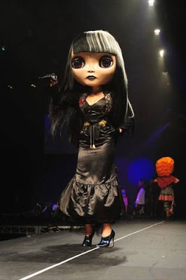giant doll head
