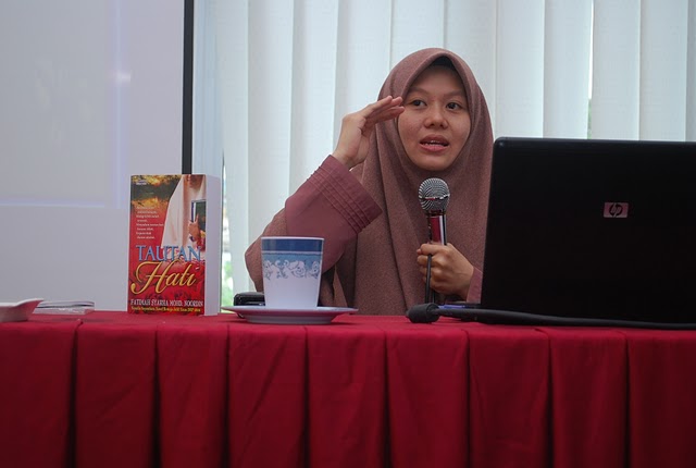 fatimah syarha noordin( idola penulisanku)