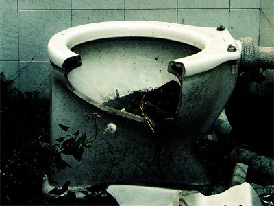 [broken-toilet.jpg]