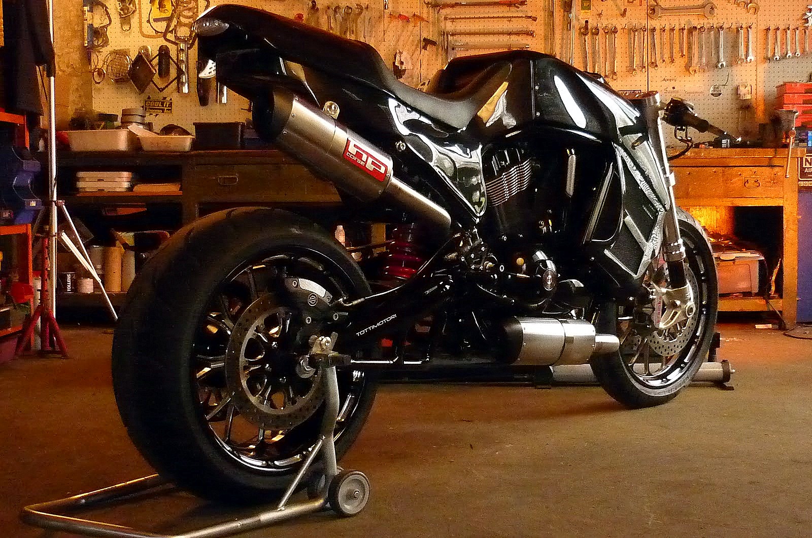 Racer, Oldies, naked ... - Page 29 Totti+motori+Harley+Davidson+VRoad+Concept+vr+059