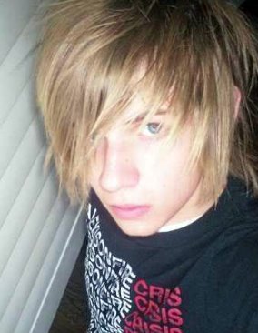 [blonde-emo-boy1.jpg]