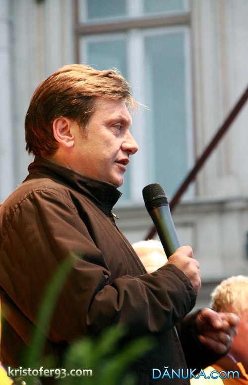 [IMG_2680.JPG]