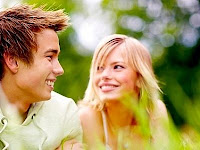 Berbicara Dengan Wanita Cantik Berbicara Dengan Wanita Cantik