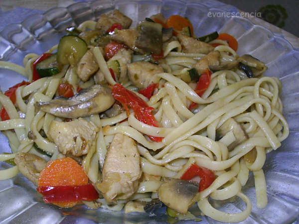 Tallarines al estido chino tallarines al estilo chino