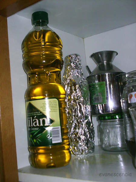 Aquí fue donde la mantuve macerando botella de aceite macerando