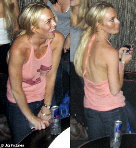 Britney spears walking around shopping naked
