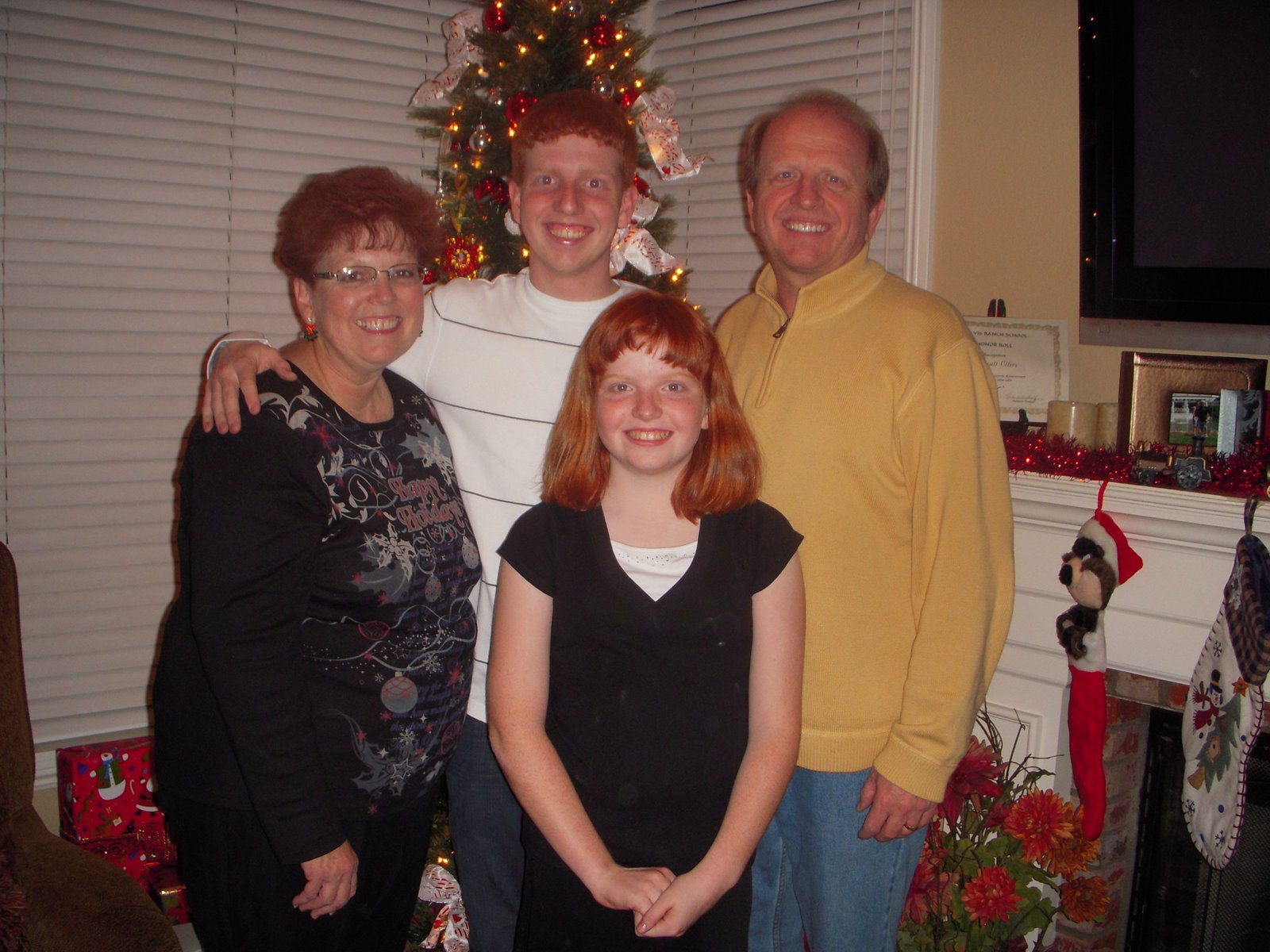 [Family+Christmas+2008.jpg]