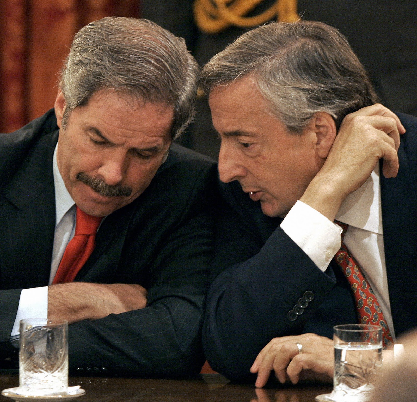 http://4.bp.blogspot.com/_2q0CQPICbIs/TT3tY66N0yI/AAAAAAAAAiw/aarlmwBts0M/s1600/sola+kirchner.jpg