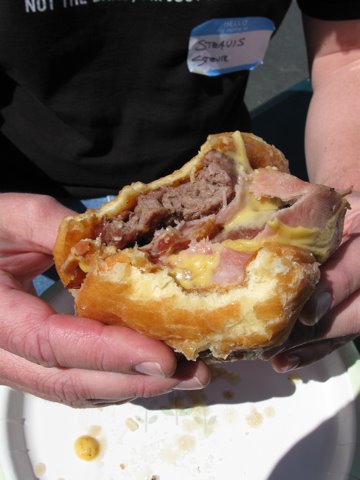 [doughnut-burger.jpg]