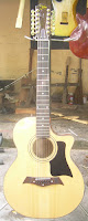 gitar akustik 12 string