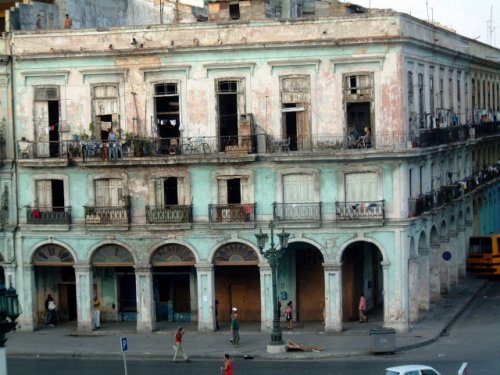 [edificio2.jpg]