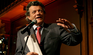 Jean-Louis Borloo, Ministre de l'Ecologie, de l'Energie et du Développement durable, s'engage à soutenir la rénovation thermique d'1,5 millions de logements hlm. - Thierry Follain, conseil éditorial, contenus web et print - http://terrenatale.blogspot.com/