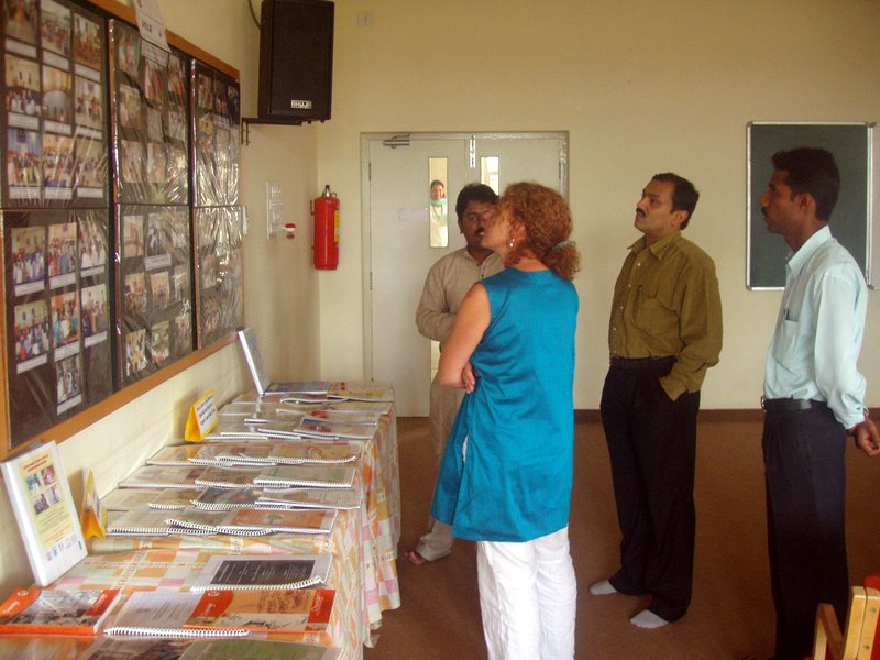 [Visitors+at+VILD.JPG]