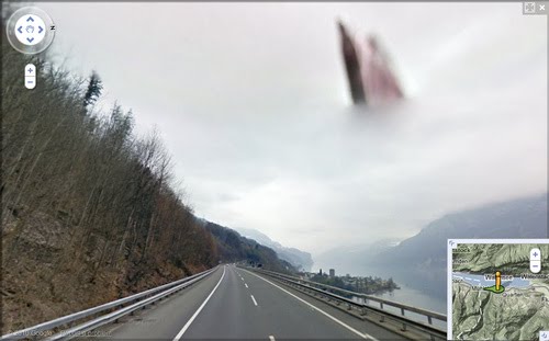 aneh yang ditangkap oleh produk Google seperti Google Street View