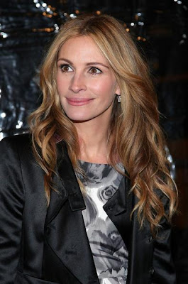 Long hairstyle from Julia Roberts 2009