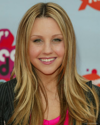 blonde long layered hairstyles-Amanda Bynes hair