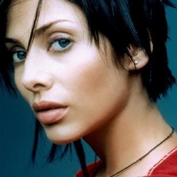 Yaur Fashion Style Design Update Natalie Imbruglia Celebrity