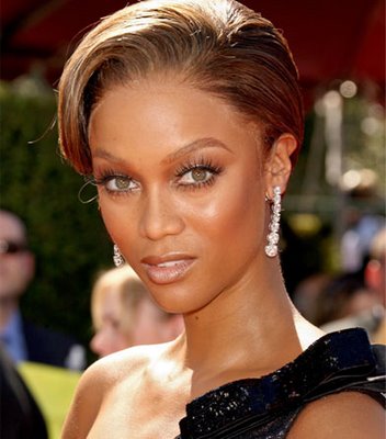 Rihanna Short Hairstyles 2009-Black Women Short Hair Style