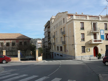 Col·legi i antiga caserna
