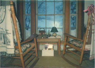 [snow+chair1.jpg]