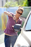 Shannon Elizabeth: Hottest Squeegee Girl Ever