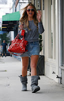 Amanda Bynes Is Glowing Orange