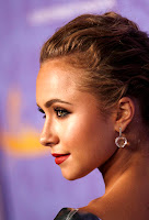Hayden Panettiere Shows Off Her Pecs