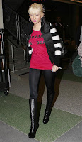 Christina Aguilera: Clown In Leggings