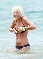 Elisha Cuthbert Is A Sloppy Second