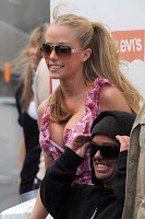 Kendra Wilkinson’s Big Squeeze