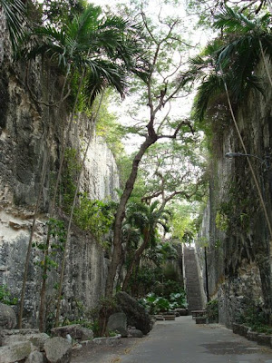 Queen's staircase