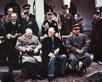 [400px-Yalta_summit_1945_with_Churchill,_Roosevelt,_Stalin.jpg]