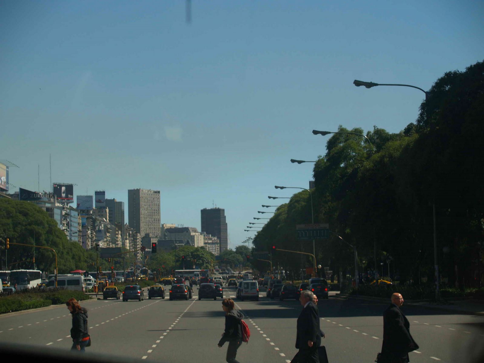 [avenida+9+de+julio.JPG]