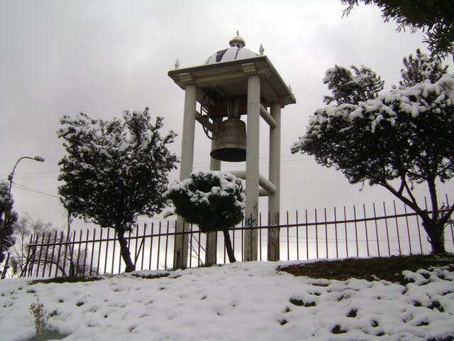 [campana.JPG]