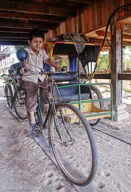 gambar Adam naik beca