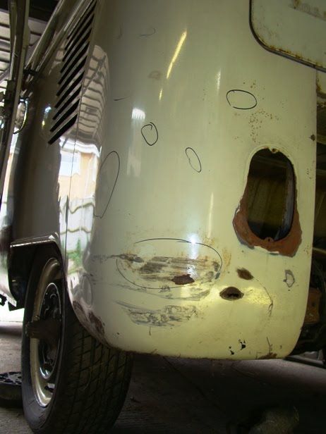 [left+rear+corner+dents.JPG]
