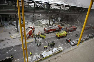 Imatge del aparcament de la T4 desprès de l'explosió