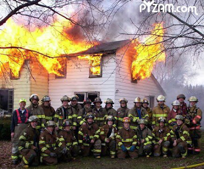 [Bild: firefighter-group-photo.jpg]