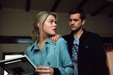 [rachael_taylor1.jpg]