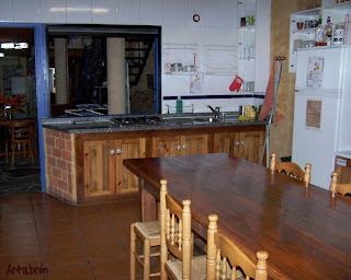 Cocina en el interior del albergue