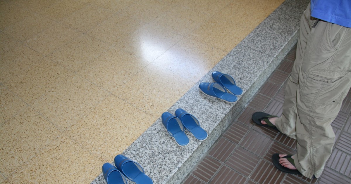 Japan Think It's Nothing To Change Shoes 20 Times Per Day!!!