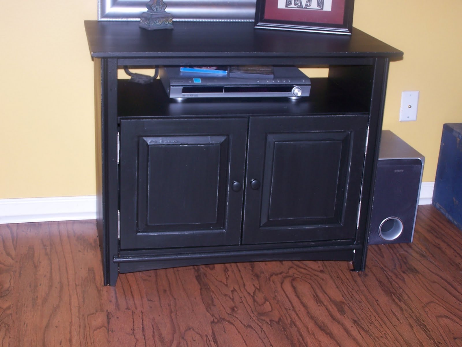 froufroubritches A New Old TV Stand