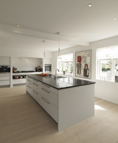 Küche und Esszimmer mit riesen Holzdielen | connys diary