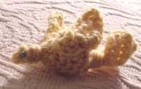 a, akua lezli hope, akuadesigns, bird crochet, bird pin