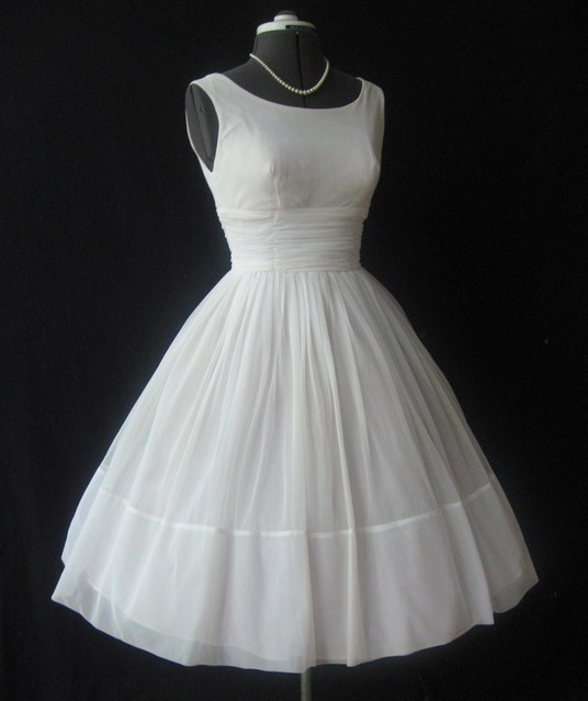 [whitechiffonlace065.jpg]